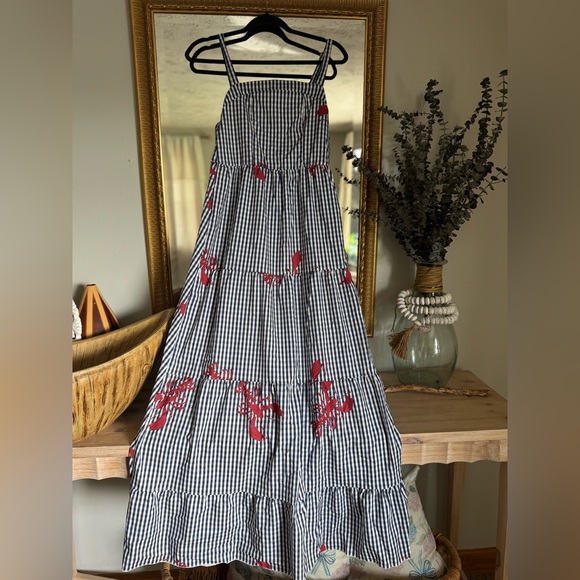 BLOGGERS FAVORITE Elegant Gingham Maxi Dress with Red Lobster Print - Picture 4 of 4